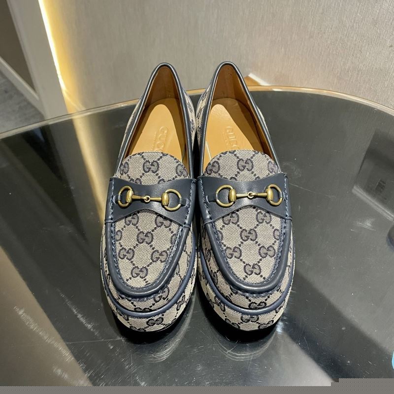 G*u*i leather shoes